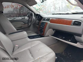 2007 Chevrolet Silverado 1500 LTZ with VIN 2GCEK13M771531683, listed as a IAAI auction lot 41558991 with 999,999 mi miles. Bid and sale history available at carsss.com. Image 5.