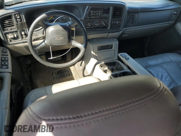 2001 Chevrolet Suburban LS with VIN 3GNFK16T31G244175, listed as a Copart auction lot 48522155 with 210,127 mi miles and Salvage Title. Bid and sale history available at carsss.com. Image 8.