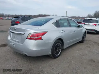 2015 Nissan Altima 2.5 with VIN 1N4AL3AP5FC298843, listed as a IAAI auction lot 41716192 with 72,041 mi miles. Bid and sale history available at carsss.com. Image 4.
