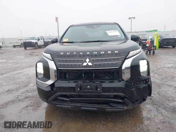 2024 Mitsubishi Outlander ES z VIN JA4J3UA88RZ074065, wystawiony jako IAAI lot #41451179 z przebiegiem 3 338 mil mil oraz . Historia ofert i sprzedaży dostępna na DreamBid. Obrazek 6.