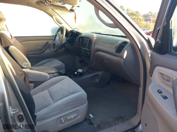 2005 Toyota Sequoia SR5 with VIN 5TDZT34A75S255459, listed as a IAAI auction lot 41055847 with 1 mi miles. Bid and sale history available at carsss.com. Image 5.
