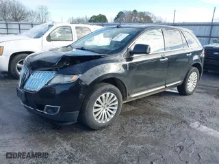 2011 Lincoln MKX with VIN 2LMDJ8JK9BBJ15470, listed as a IAAI auction lot 41305860 with 311,465 mi miles. Bid and sale history available at carsss.com. Image 2.