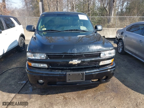 2000 Chevrolet Silverado 1500 with VIN 1GCEC14W7YZ263739, listed as a IAAI auction lot 41692465 with 323,981 mi miles. Bid and sale history available at carsss.com. Image 12.