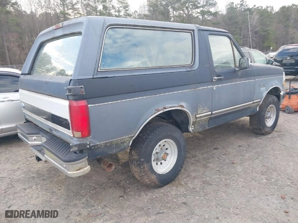 1993 Ford Bronco XL with VIN 1FMEU15N5PLA26344, listed as a IAAI auction lot 41753995 with NaN miles. Bid and sale history available at carsss.com. Image 4.