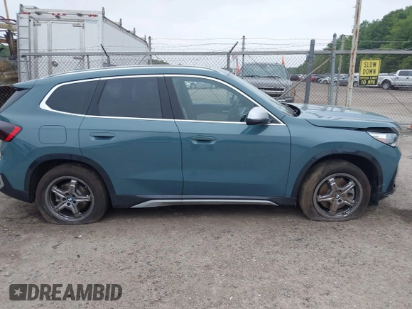 2024 BMW X1 xDrive28i with VIN WBX73EF05R5Z86851, listed as a IAAI auction lot 42439728 with 3,501 mi miles and . Bid and sale history available at DreamBid. Image 13.