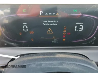2025 Kia Seltos S z VIN KNDEU2AA5S7700619, wystawiony jako Copart lot #55867285 z przebiegiem 4 400 mil mil oraz Nie do naprawy • Non repairable. Historia ofert i sprzedaży dostępna na DreamBid. Obrazek 9.