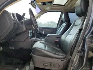 2010 Mercury Mountaineer z VIN 4M2EN3HE2AUJ07385, wystawiony jako Copart lot #51235735 z przebiegiem 174 742 mil mil oraz Szkoda całkowita • Salvage title. Historia ofert i sprzedaży dostępna na DreamBid. Obrazek 7.