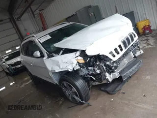 2019 Jeep Cherokee Limited with VIN 1C4PJLDB6KD114282, listed as a IAAI auction lot 41521581 with 111,475 mi miles. Bid and sale history available at carsss.com. Image 1.