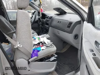 2004 Kia Sedona LX with VIN KNDUP131946545303, listed as a IAAI auction lot 41714164 with 1 mi miles. Bid and sale history available at carsss.com. Image 5.