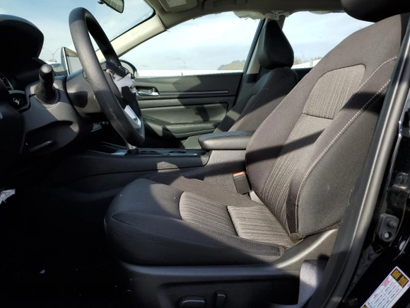 2025 Nissan Altima SV with VIN 1N4BL4DW0SN323160, listed as a Copart auction lot 46409795 with 7,821 mi miles and Salvage Title. Bid and sale history available at DreamBid. Image 7.