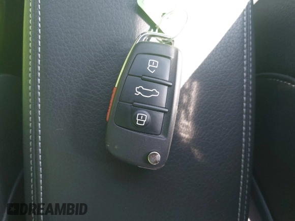 2020 Audi A3 Premium z VIN WAUAUGFFXLA002962, wystawiony jako IAAI lot #42138035 z przebiegiem 22 456 mil mil oraz . Historia ofert i sprzedaży dostępna na DreamBid. Obrazek 11.