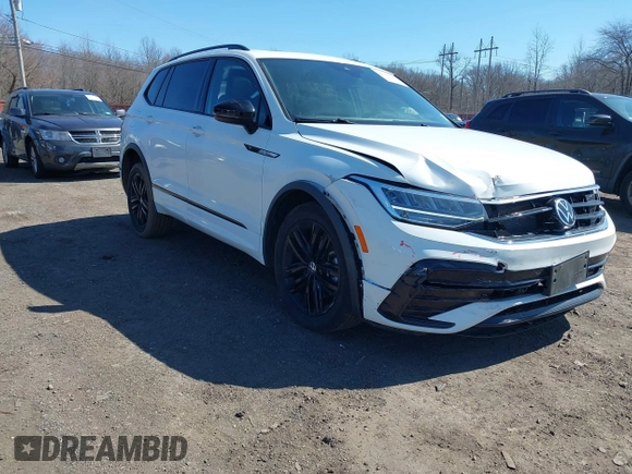 2022 Volkswagen Tiguan SE R-Line Black z VIN 3VV8B7AX4NM027208, wystawiony jako IAAI lot #41729385 z przebiegiem 51 274 mil mil oraz . Historia ofert i sprzedaży dostępna na DreamBid. Obrazek 18.