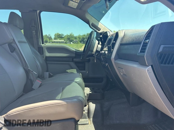 2017 Ford F-250 XLT with VIN 1FT7X2B69HEE28459, listed as a Copart auction lot 55882185 with 182,045 mi miles and Clean title. Bid and sale history available at DreamBid. Image 5.