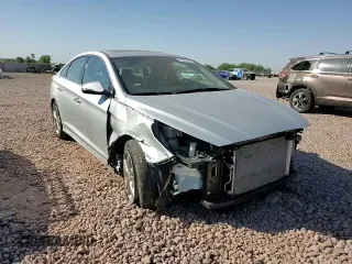 2018 Hyundai Sonata Limited z VIN 5NPE34AFXJH728937, wystawiony jako Copart lot #74272314 z przebiegiem 50 688 mil mil oraz Szkoda całkowita • Salvage title. Historia ofert i sprzedaży dostępna na DreamBid. Obrazek 10.