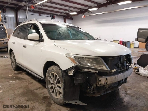 2014 Nissan Pathfinder Platinum with VIN 5N1AR2MM7EC600891, listed as a IAAI auction lot 41550566 with 204,008 mi miles. Bid and sale history available at carsss.com. Image 1.