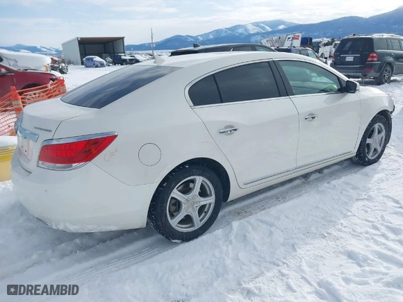 2013 Buick LaCrosse Touring with VIN 1G4GJ5G38DF264087, listed as a IAAI auction lot 41517158 with 175,662 mi miles. Bid and sale history available at carsss.com. Image 4.