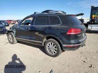2016 Volkswagen Touareg Sport with VIN WVGEF9BP9GD010964, listed as a Copart auction lot 85800844 with 157,563 mi miles and Salvage Title. Bid and sale history available at DreamBid. Image 2.