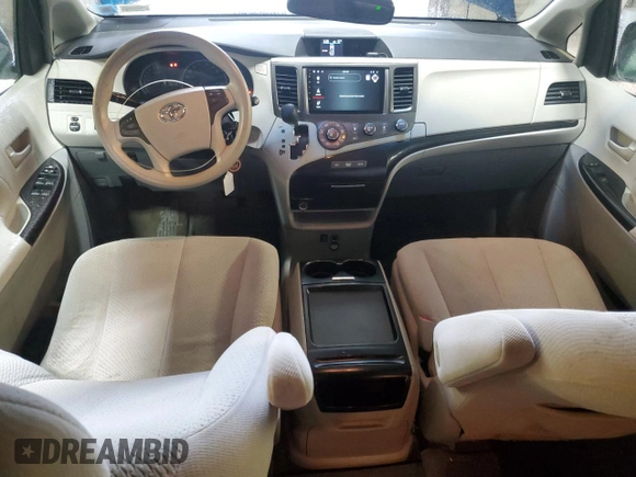 2011 Toyota Sienna LE with VIN 5TDJK3DC7BS016720, listed as a Copart auction lot 52746125 with 117,617 mi miles and Salvage Title. Bid and sale history available at carsss.com. Image 8.