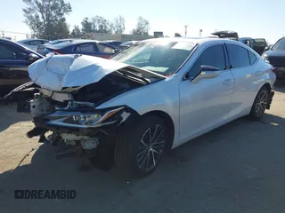 2022 Lexus ES 300h z VIN 58ADA1C19NU024116, wystawiony jako IAAI lot #41630532 z przebiegiem 22 141 mil mil oraz . Historia ofert i sprzedaży dostępna na DreamBid. Obrazek 18.
