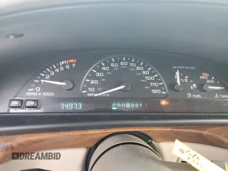 1997 Oldsmobile LSS z VIN 1G3HY52K9V4823565, wystawiony jako Copart lot #73965744 z przebiegiem 74 973 mil mil oraz Szkody całkowita. Historia ofert i sprzedaży dostępna na DreamBid. Obrazek 9.