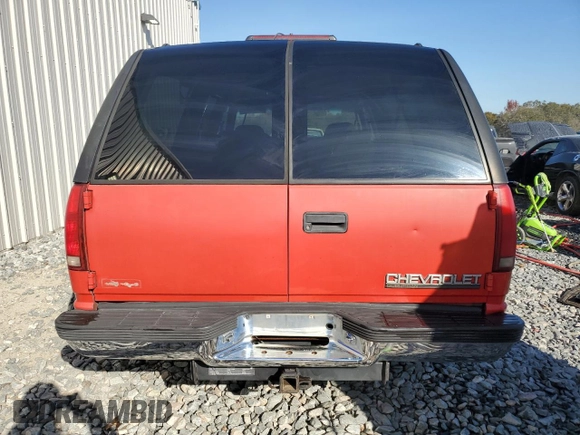 1997 Chevrolet Suburban with VIN 1GNEC16R3VJ444006, listed as a Copart auction lot 83015934 with 355,854 mi miles and Salvage Title. Bid and sale history available at carsss.com. Image 6.