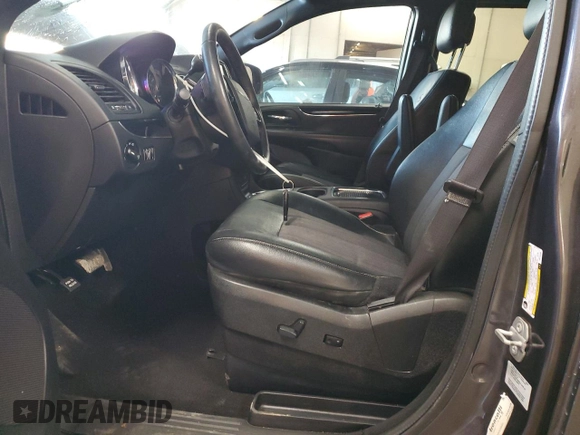 2015 Chrysler Town & Country S with VIN 2C4RC1HG6FR753990, listed as a Copart auction lot 84956404 with 183,637 mi miles and Salvage Title. Bid and sale history available at DreamBid. Image 7.