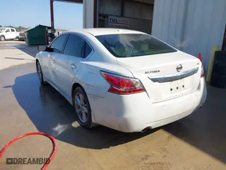 2015 Nissan Altima 2.5 S with VIN 1N4AL3AP6FC129575, listed as a IAAI auction lot 42004824 with 111,694 mi miles. Bid and sale history available at carsss.com. Image 3.
