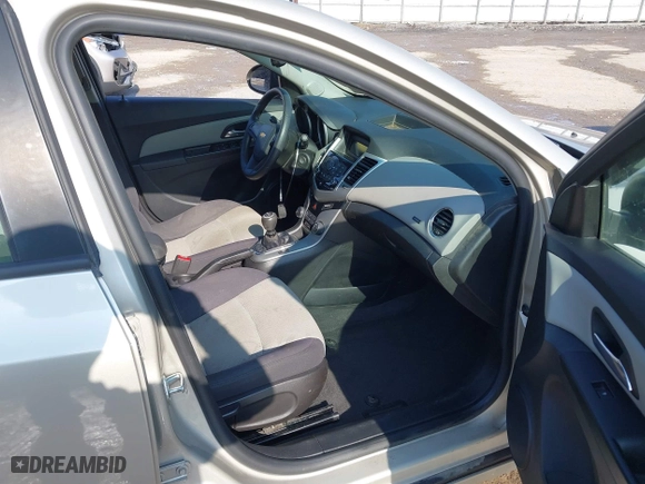 2014 Chevrolet Cruze LS with VIN 1G1PB5SG1E7343312, listed as a IAAI auction lot 40888980 with 80,251 mi miles. Bid and sale history available at carsss.com. Image 5.