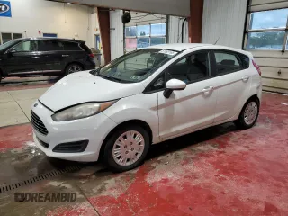 2015 Ford Fiesta S z VIN 3FADP4TJ0FM178804, wystawiony jako Copart lot #57560195 z przebiegiem 126 865 mil mil oraz Szkoda całkowita • Salvage title. Historia ofert i sprzedaży dostępna na DreamBid. Obrazek 1.