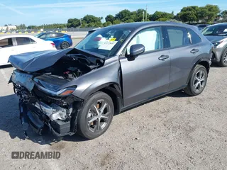 2025 Honda HR-V EX-L z VIN 3CZRZ1H72SM700908, wystawiony jako IAAI lot #41172857 z przebiegiem 6229 mil mil oraz . Historia ofert i sprzedaży dostępna na DreamBid. Obrazek 18.