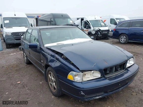 2000 Volvo S70 with VIN YV1LS61J4Y2627389, listed as a IAAI auction lot 41486320 with 247,450 mi miles. Bid and sale history available at carsss.com. Image 6.