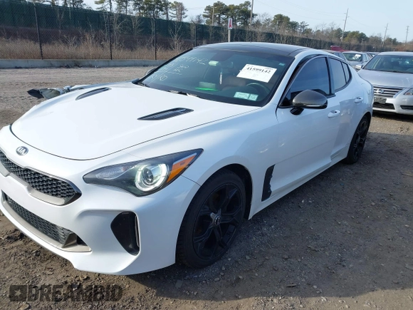 2020 Kia Stinger GT-Line with VIN KNAE15LA0L6081066, listed as a IAAI auction lot 41599142 with 73,199 mi miles. Bid and sale history available at carsss.com. Image 17.