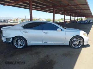 2009 Lexus LS 460 z VIN JTHBL46F195085819, wystawiony jako IAAI lot #42294228 z przebiegiem 140 328 mil mil oraz . Historia ofert i sprzedaży dostępna na DreamBid. Obrazek 13.