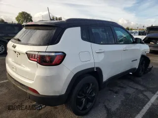 2020 Jeep Compass Altitude with VIN 3C4NJCBBXLT246631, listed as a Copart auction lot 82489344 with 30,116 mi miles and Salvage Title. Bid and sale history available at carsss.com. Image 3.