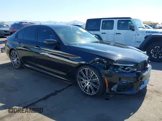 2018 BMW 5 Series 540i z VIN WBAJE5C58JWA97621, wystawiony jako IAAI lot #42218442 z przebiegiem 68 089 mil mil oraz . Historia ofert i sprzedaży dostępna na DreamBid. Obrazek 1.
