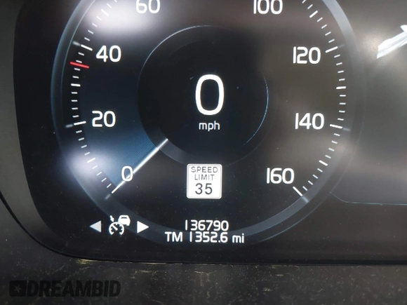 2016 Volvo XC90 T6 Momentum with VIN YV4A22PKXG1045546, listed as a IAAI auction lot 41928078 with 136,790 mi miles. Bid and sale history available at carsss.com. Image 7.