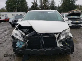2018 Toyota Sienna XLE with VIN 5TDDZ3DC5JS194553, listed as a Copart auction lot 46648255 with 68,445 mi miles and Salvage Title. Bid and sale history available at carsss.com. Image 5.
