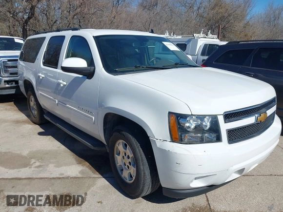 2011 Chevrolet Suburban LT with VIN 1GNSCJE07BR342646, listed as a IAAI auction lot 41698811 with 118,856 mi miles. Bid and sale history available at carsss.com. Image 1.