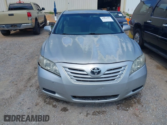 2007 Toyota Camry CE z VIN 4T1BE46K47U586629, wystawiony jako IAAI lot #42434797 z przebiegiem 261 964 mil mil oraz . Historia ofert i sprzedaży dostępna na DreamBid. Obrazek 6.