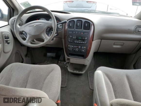 2002 Chrysler Town & Country LX with VIN 2C4GP44362R637151, listed as a Copart auction lot 49450105 with 190,772 mi miles and Salvage Title. Bid and sale history available at carsss.com. Image 8.