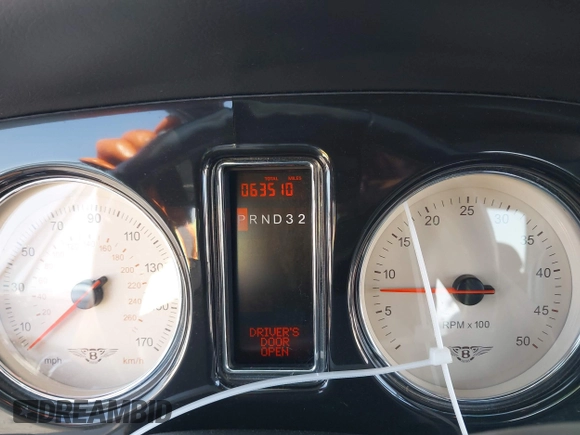 2001 Bentley Arnage with VIN SCBLC31E11CX06297, listed as a IAAI auction lot 41980275 with 63,510 mi miles and . Bid and sale history available at DreamBid. Image 7.