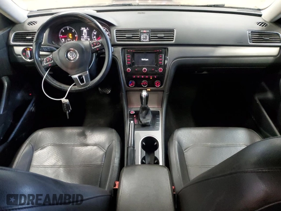 2015 Volkswagen Passat SE с VIN 1VWBV7A38FC072063, выставлен на аукционе Copart как лот 55957005 с пробегом 140 821 миль миль и Чистый • Clean title. История ставок и продаж доступна на DreamBid. Изображение 8.