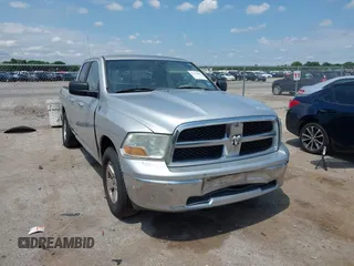 2010 Dodge 1500 SLT z VIN 1D7RB1GP4AS160081, wystawiony jako IAAI lot #42352840 z przebiegiem 210 688 mil mil oraz . Historia ofert i sprzedaży dostępna na DreamBid. Obrazek 1.