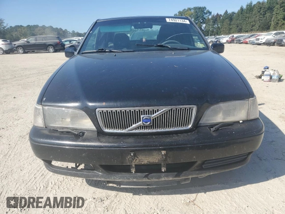 1999 Volvo S70 z VIN YV1LS55A1X1602877, wystawiony jako Copart lot #74921134 z przebiegiem 299 173 mil mil oraz Szkody całkowita. Historia ofert i sprzedaży dostępna na DreamBid. Obrazek 5.