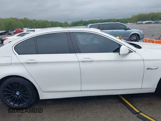 2012 BMW 5 Series 535i xDrive z VIN WBAFU7C57CDU64640, wystawiony jako IAAI lot #42109534 z przebiegiem 132 310 mil mil oraz . Historia ofert i sprzedaży dostępna na DreamBid. Obrazek 13.
