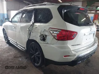 2017 Nissan Pathfinder SL z VIN 5N1DR2MM6HC668911, wystawiony jako IAAI lot #42270084 z przebiegiem 85 055 mil mil oraz . Historia ofert i sprzedaży dostępna na DreamBid. Obrazek 3.