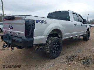 2017 Ford Super Duty F-250 SRW Lariat with VIN 1FT7W2BT1HEE08425, listed as a IAAI auction lot 41183330 with 135,894 mi miles. Bid and sale history available at carsss.com. Image 4.