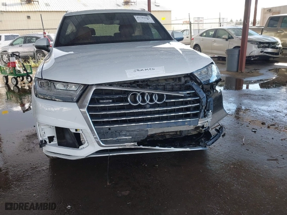 2018 Audi Q7 Premium Plus with VIN WA1LAAF73JD015035, listed as a IAAI auction lot 41782603 with 100,610 mi miles. Bid and sale history available at carsss.com. Image 17.