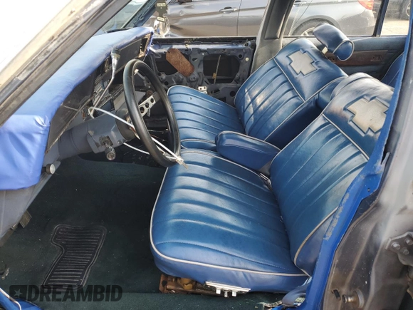 1984 Chevrolet Impala z VIN 2G1AL69H4E9168804, wystawiony jako Copart lot #55232275 z przebiegiem 75 318 mil mil oraz Czysty tytuł • Clean title. Historia ofert i sprzedaży dostępna na DreamBid. Obrazek 7.