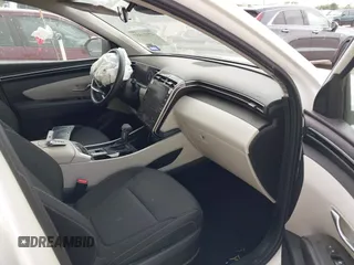 2024 Hyundai Tucson SEL with VIN 5NMJB3DE7RH427985, listed as a IAAI auction lot 42113557 with 18,181 mi miles. Bid and sale history available at carsss.com. Image 5.